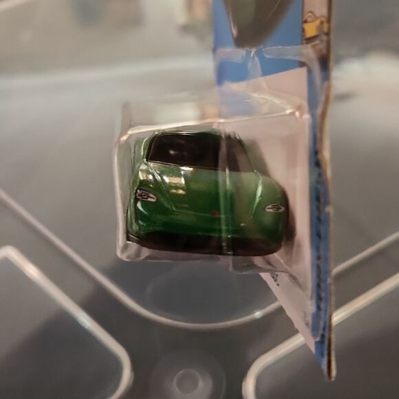 Hot Wheels Porsche Taycan Turbo S Car NIP - Picture 3 of 6